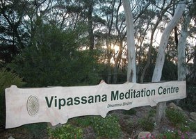 Vipassana Meditation Article / Review by Eran Thomson